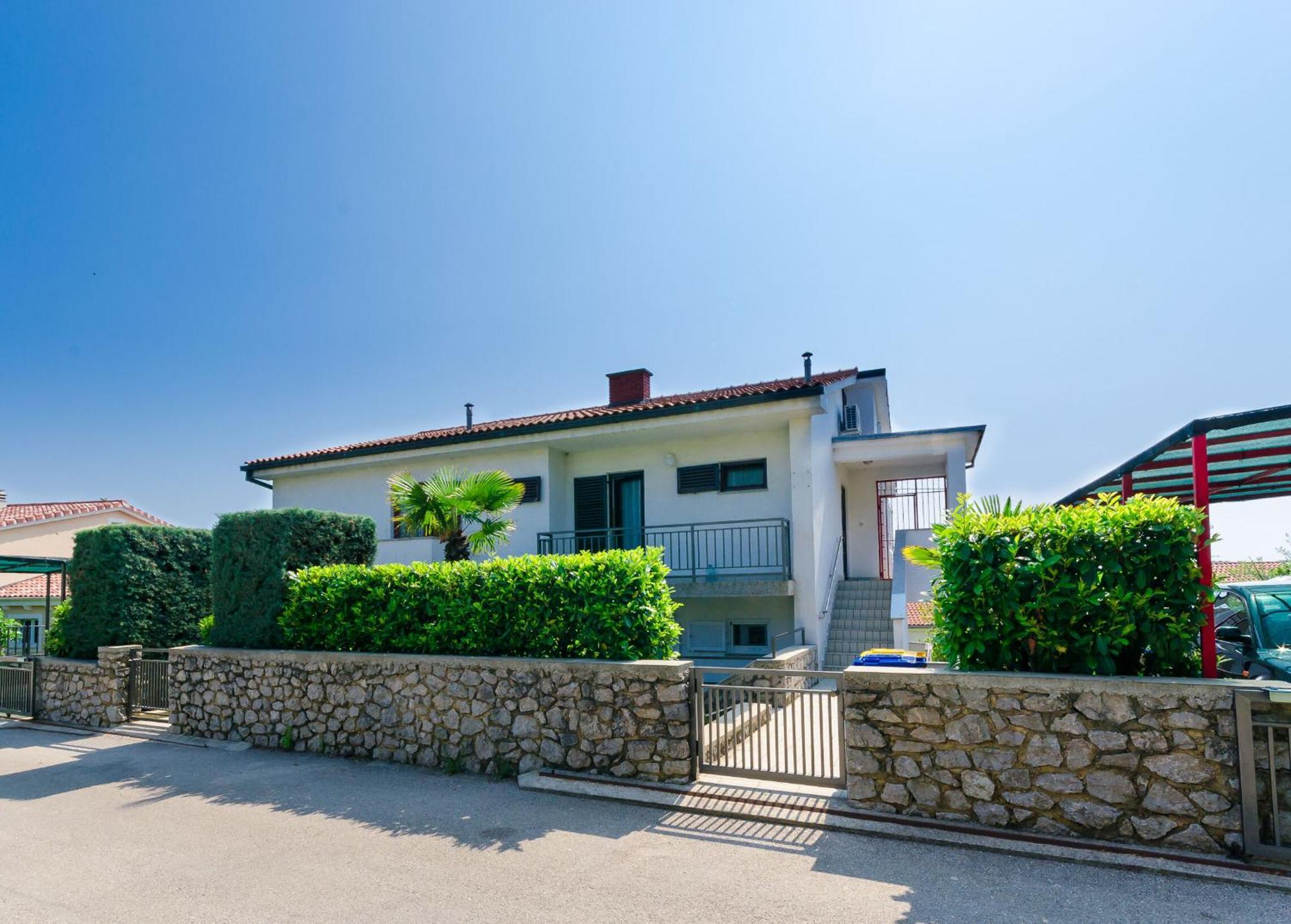 קרק Apartments Miha מראה חיצוני תמונה